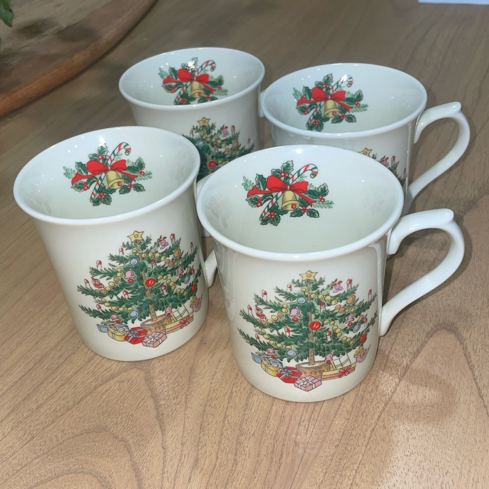Set off 4/ Christmas Tree Coffee Cup/Mug VINTAGE porcelain ware-made in Japan